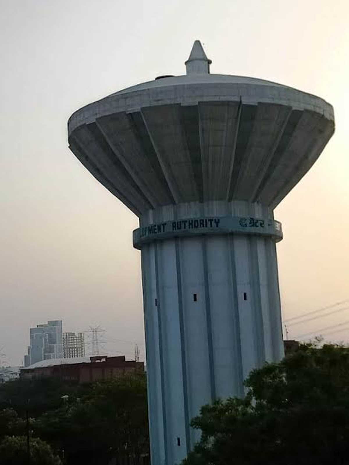 सेक्टर डेल्टा-एक में पानी का प्रेशर कम होने की वजह से दूसरी टंकी लगाने की मांग